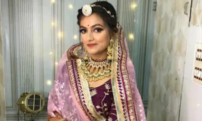 Shraddha Beauty  Make Up Studio